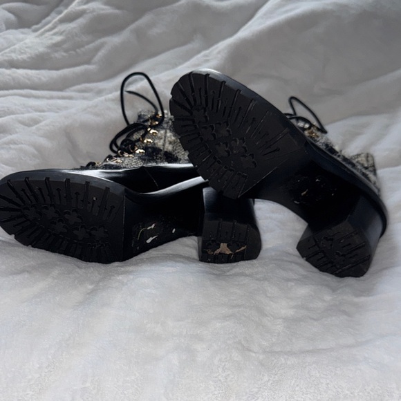 Tory Burch Miller Wool Lug Sole Heeled Lace-Up Boots NWOT 9.5 - Picture 9 of 11